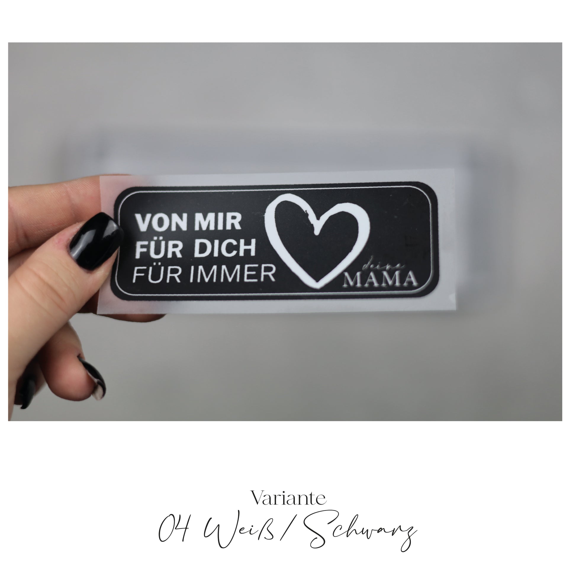 Entdecke unsere stylischen Größenlabels als Bügelbilder für Statement-Jacken! Einfach aufzubügeln, langlebig und perfekt für individuelle DIY-Projekte. Verleihe Deinen Jacken eine persönliche Note und sorge für klare Größenangaben. Jetzt online kaufen!