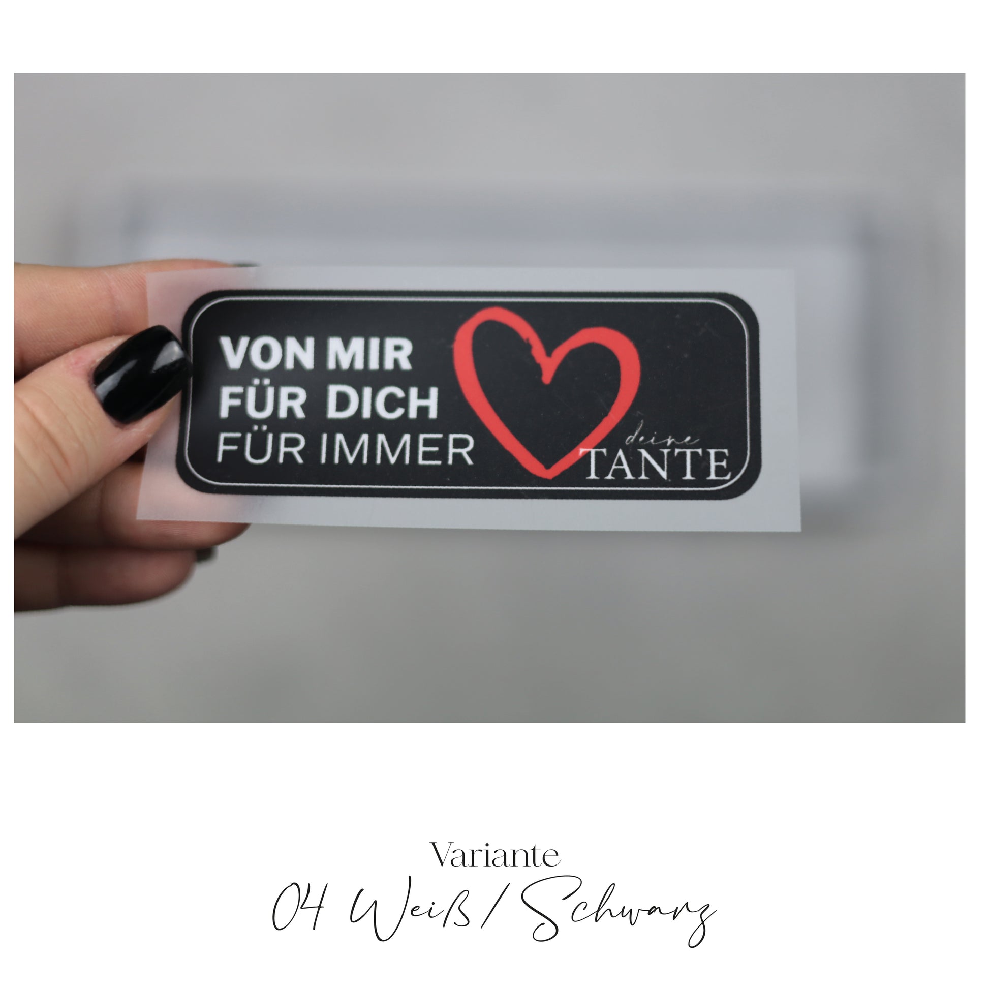 Entdecke unsere stylischen Größenlabels als Bügelbilder für Statement-Jacken! Einfach aufzubügeln, langlebig und perfekt für individuelle DIY-Projekte. Verleihe Deinen Jacken eine persönliche Note und sorge für klare Größenangaben. Jetzt online kaufen!